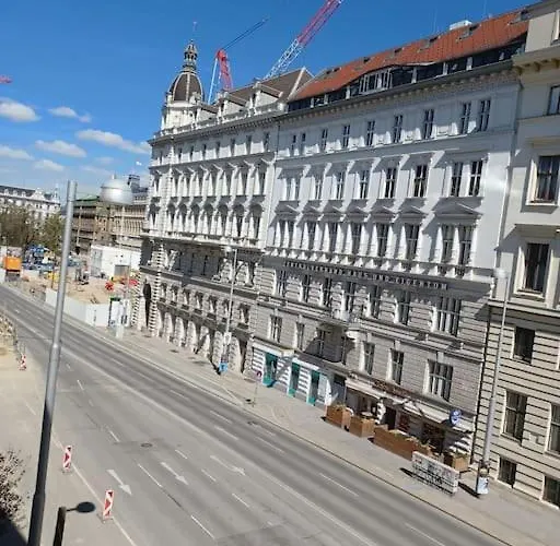 Schöne Sehr Zentral 94 QuadratmeterHoche Decke