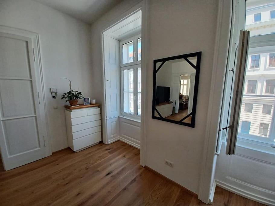Schöne Sehr Zentral 94 Quadratmeterhoche Decke Apartment
